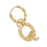 ALPHABET AND PEARL EARRINGS "Q"