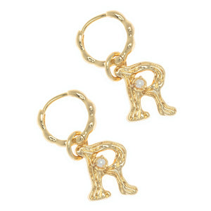 ALPHABET AND PEARL EARRINGS "R"