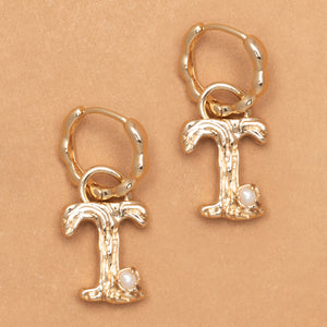 ALPHABET AND PEARL EARRINGS "T"