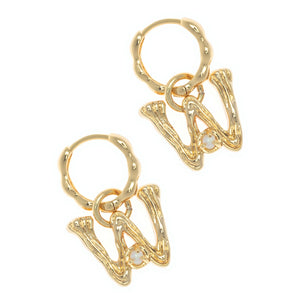 ALPHABET AND PEARL EARRINGS "W"