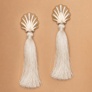 GOLD CONCHA IVORY TASSEL EARRINGS (PRE-ORDER TAKES 15 DAYS)