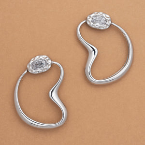 CLEAR CRYSTAL CURVED EARRINGS