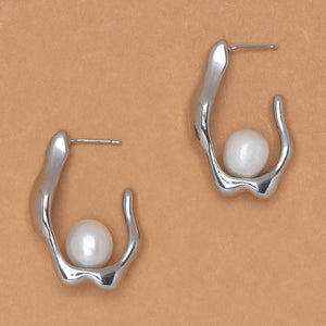 TEXTURED PEARL EARRINGS