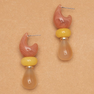 ORANGE RESIN YELLOW JADE AND AGATE EARRINGS