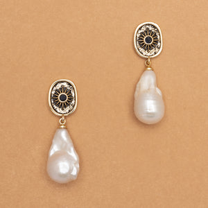 BOHEMIAN BAROQUE PEARL EARRINGS