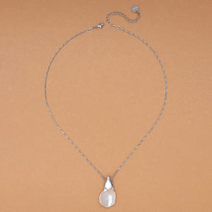 KESHI FLAT PEARL PENDANT NECKLACE