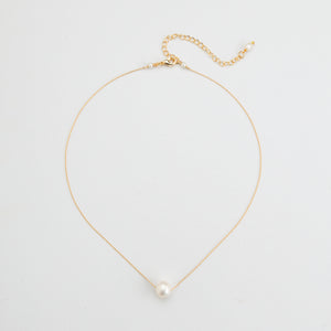 FRESH WHITE PEARL DELICATE NECKLACE