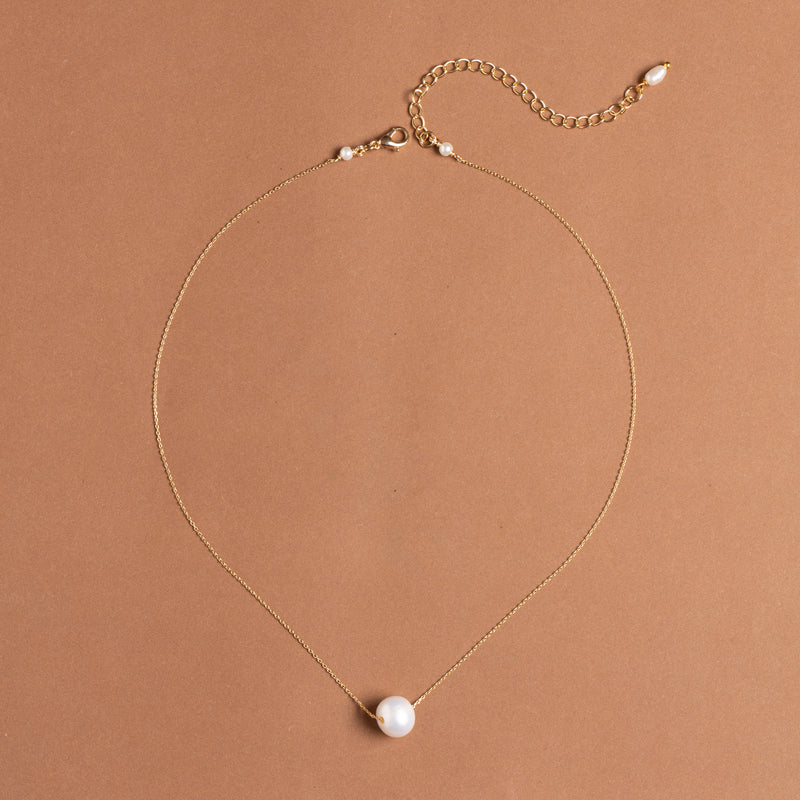 FRESH WHITE PEARL DELICATE NECKLACE