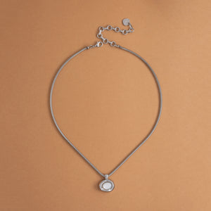 TRIPLE WHITE PEARL GOLD NECKLACE