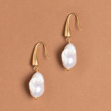 FRESH WATER PEARL HOOK EARRINGS