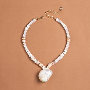 SHELL PENDANT CREAM BEADED NECKLACE